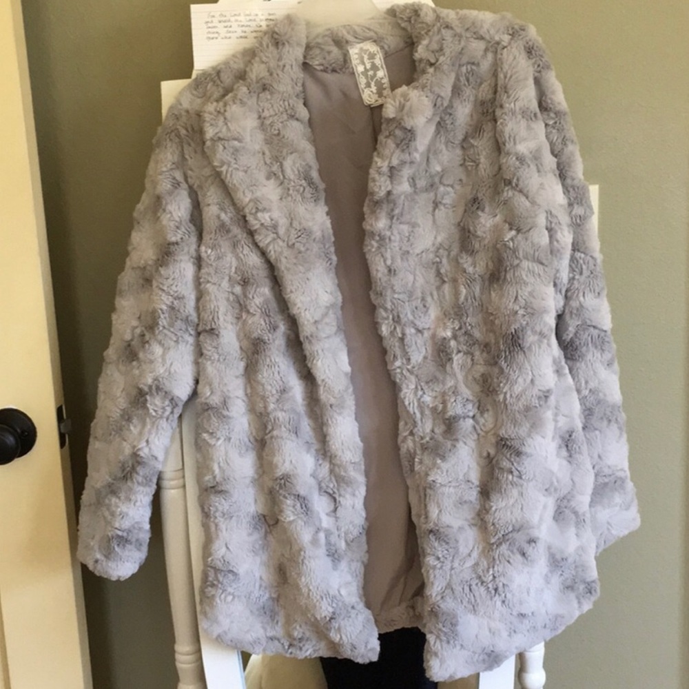 BOUTIQUE FAUX FUR COAT